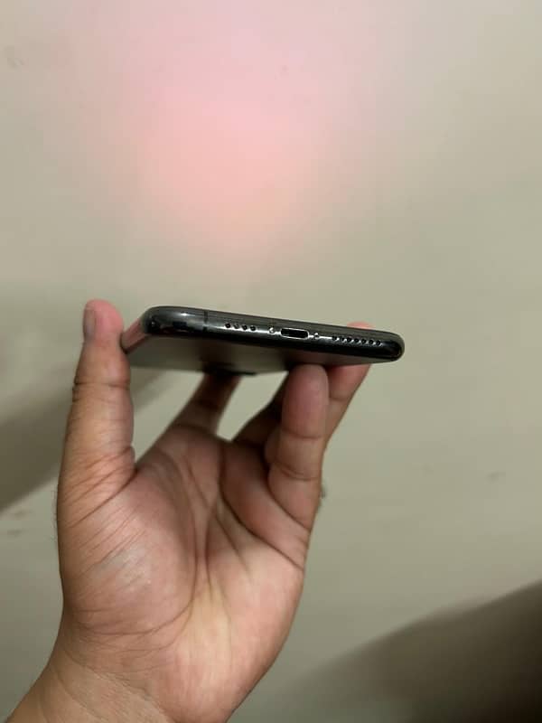 iPhone 11 Pro Max 256gb PTA Approved 1