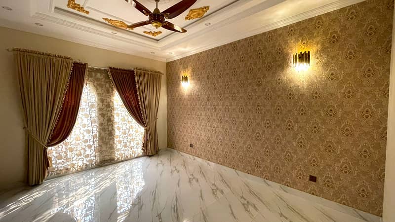 Brand New 10 Marla House for Sale in Johar Block 20