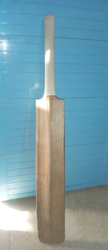 ENGLISH WILLOW BAT FOR SALE. 2