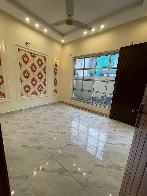 5 MARLA NEAR TO PARK HOUSE AVAILABLE FOR RENT DREAM GARDENS LAHORE 0