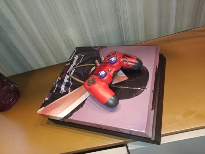 ps 4 fat 500gb , spider man edition controller 1