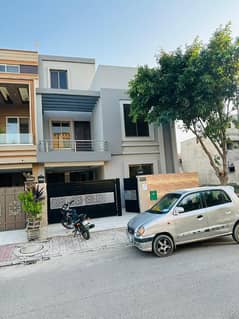 Brand New 5 Marla House for Sale in Hussain Ext. Block, Bahria TOwn, lahore