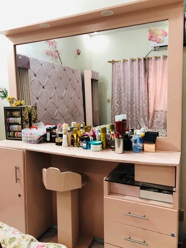 Rose Gold Dressing table with chairs and light 2