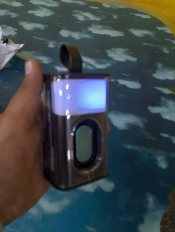 Transparent Bluetooth speaker Model ko8 4