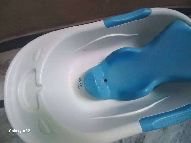 tinnes baby bathing tub 3