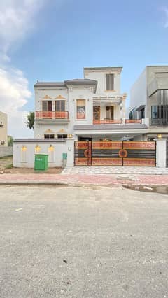 Brand New 10 Marla House for Sale in Bahria Town, lahore