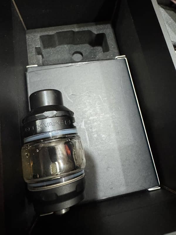 Geek vape Z200 kit 2