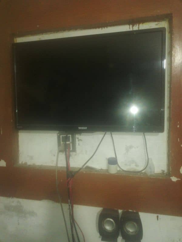 ORIENT 29INCH LED T. V FRESH PEES 0