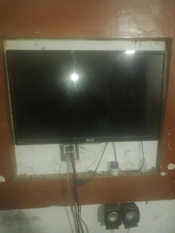 ORIENT 29INCH LED T. V FRESH PEES 1