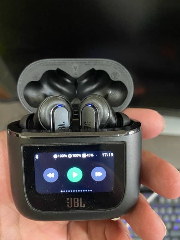 JBL TOUR PRO 2 Earbuds 0