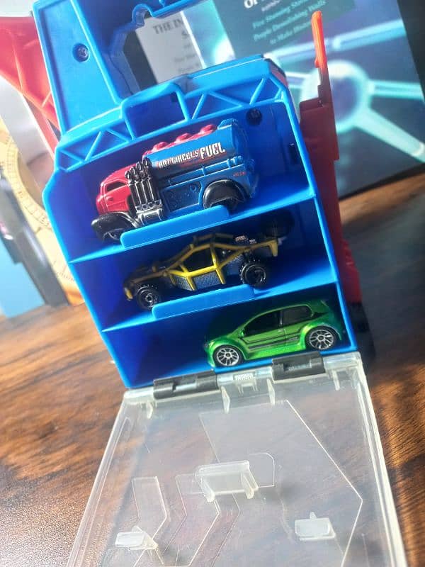 Hot wheels case 1