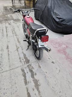 Honda 125 ISB Num