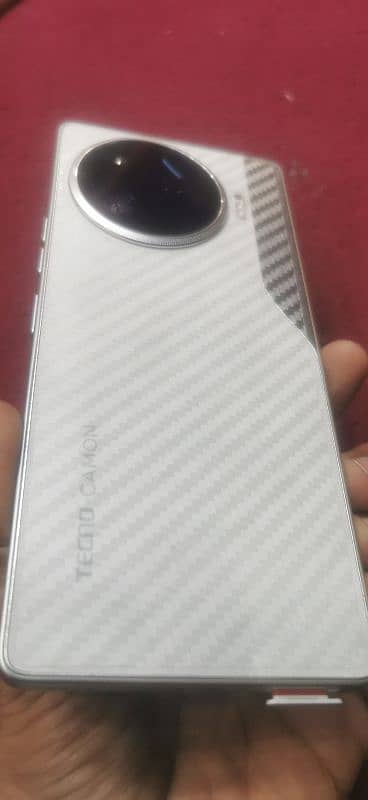 Tecno Camon 30 Pro 0