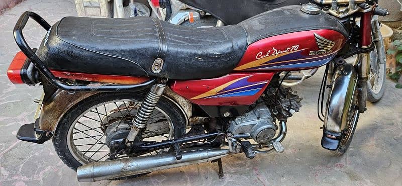 honda cd 70 red 2007 karachi number 13