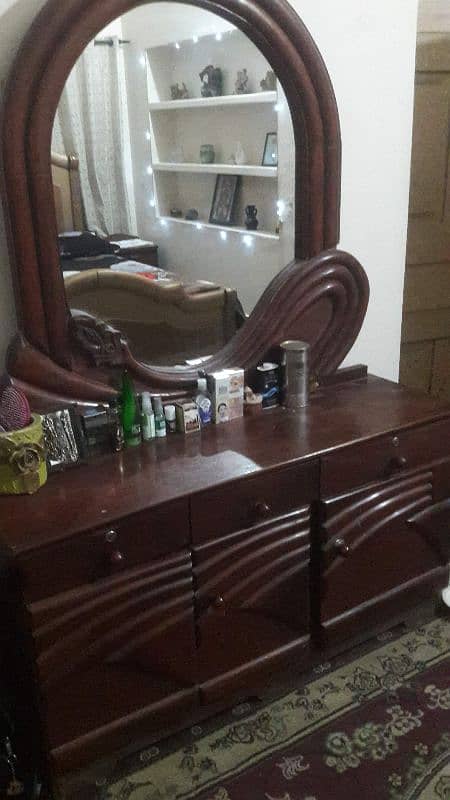 Dressing Table 0