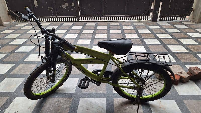 kids cycle 20 inch tyre green and black 2