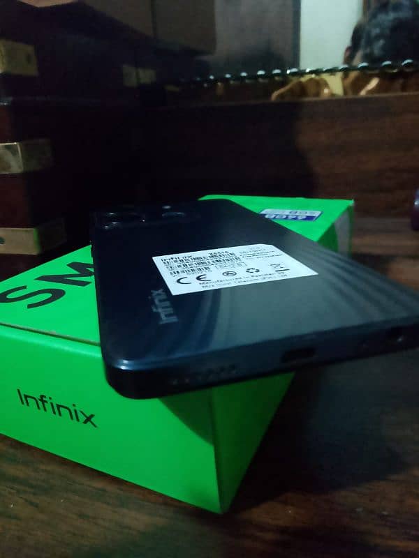 I am selling Infinix smart 7 hd 7