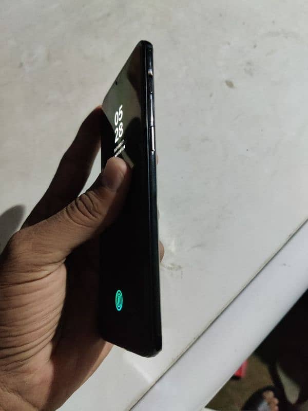 oneplus 6t. . . . 8. . . 8. . . . 128 4