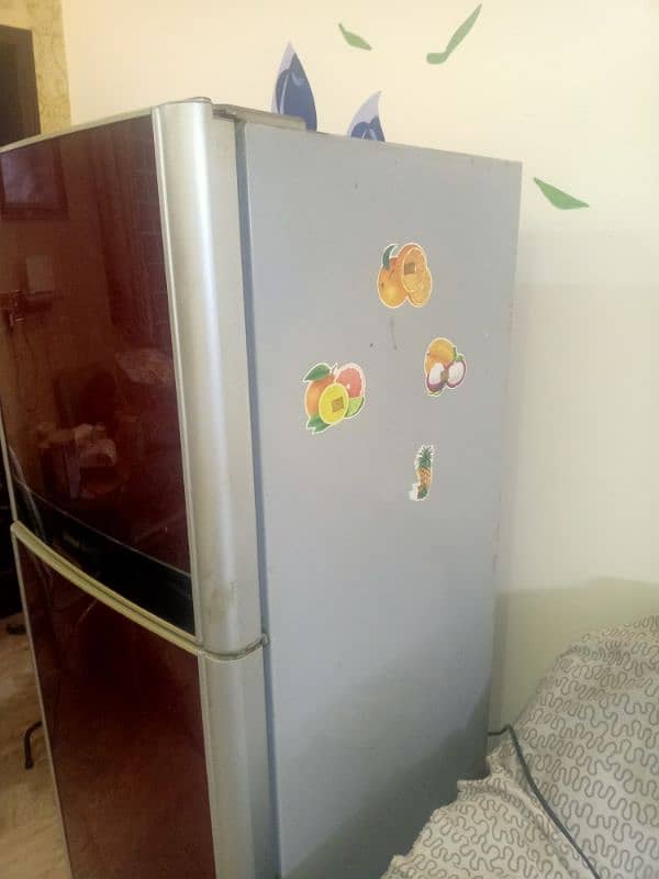 Glass door refrigerator medium 2