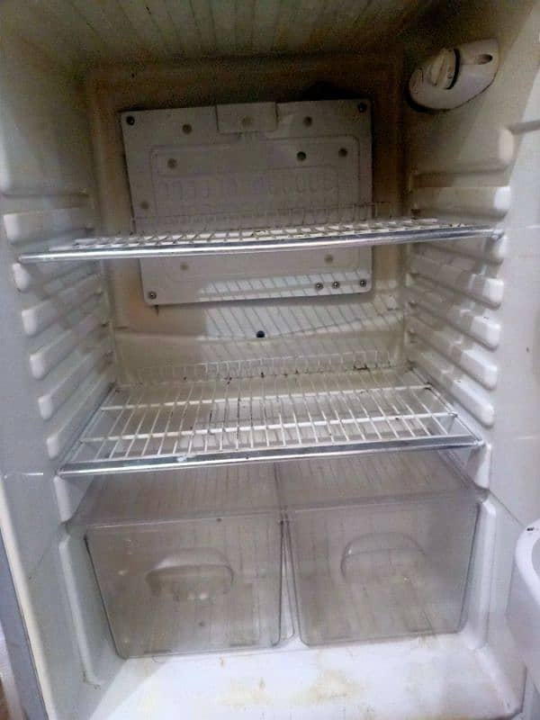 Glass door refrigerator medium 5