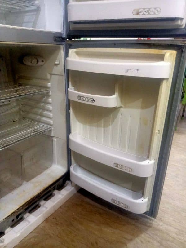 Glass door refrigerator medium 6