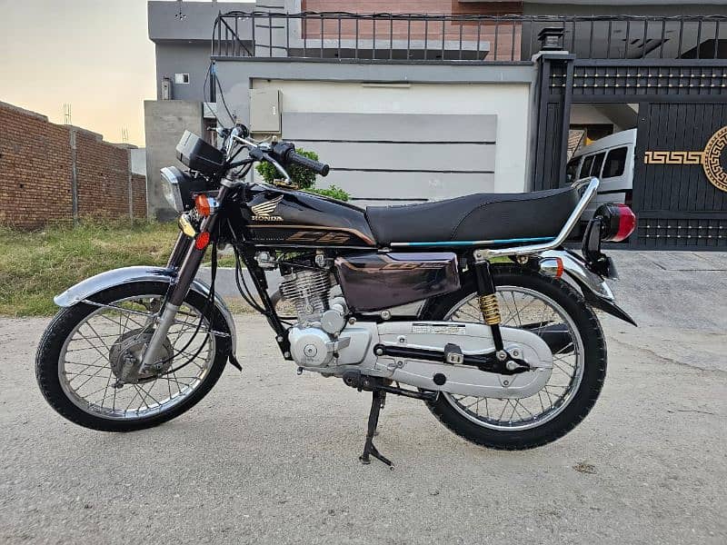 Honda 125 special edition self start 2023 model 5