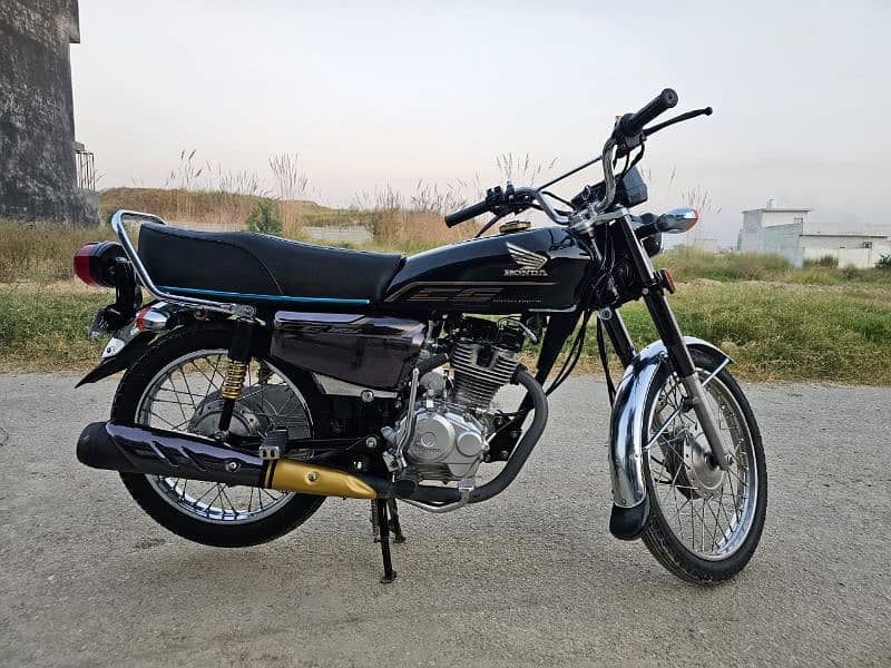 Honda 125 special edition self start 2023 model 6