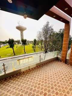 10 Marla Facing Park New House For Sale In Bahria Town Lahore