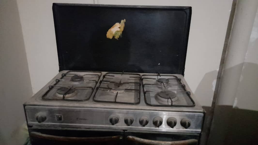 Kitchen Stove & Furniture 0