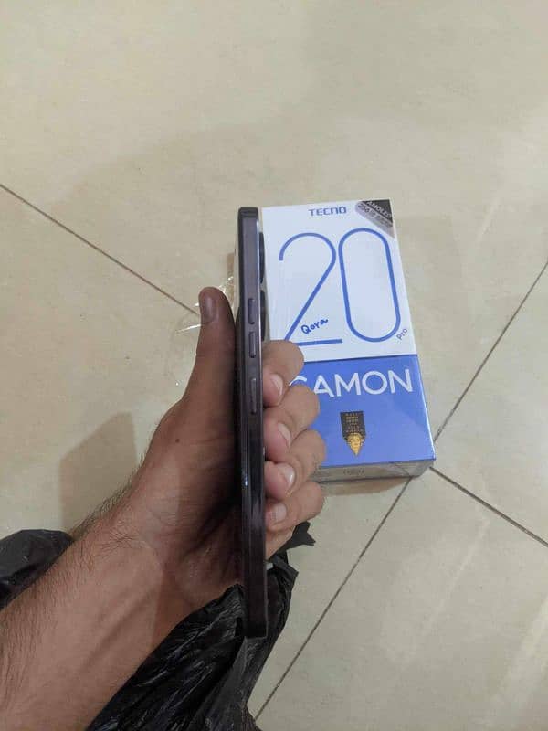 Tecno Camon 20 pro 8+8 GB 256 Storage 5