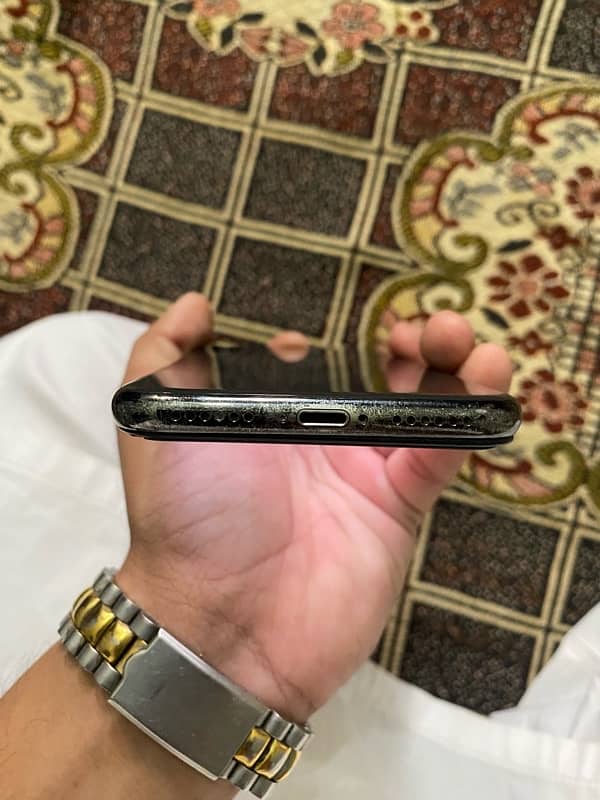 iphone X LLA MODEL PTA approved condition 7/10 7