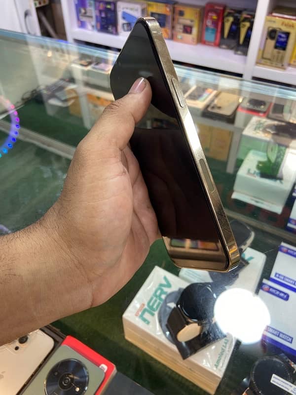 iphone 13 pro max 256gb 86 healh factory unlock 10/10 non pta 5