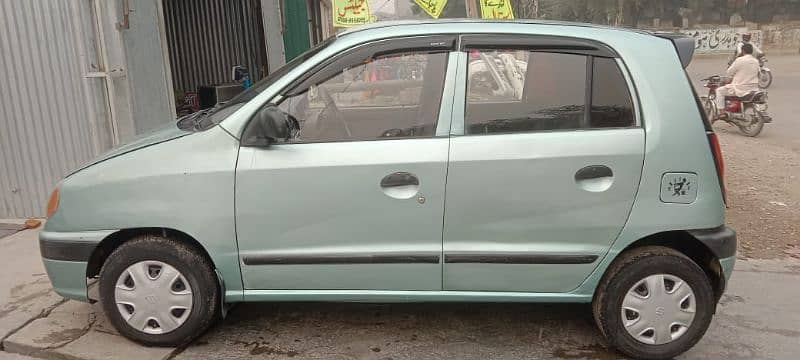 Hyundai Santro 2004 is for sale with good condition 8