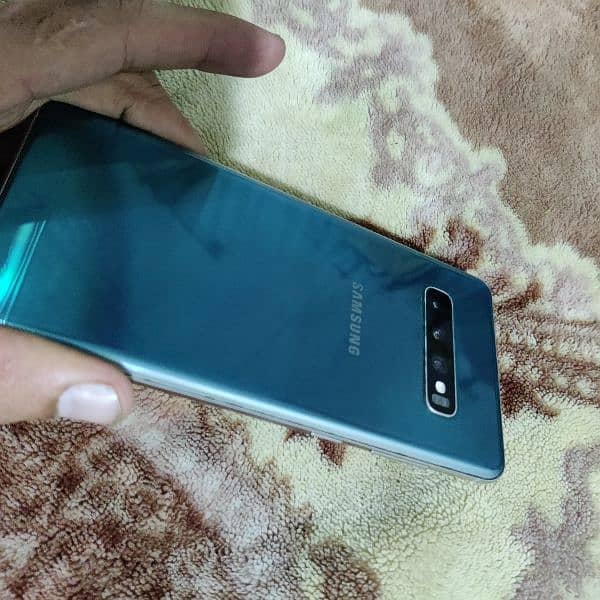 SAMSUNG S10 PLUS 6