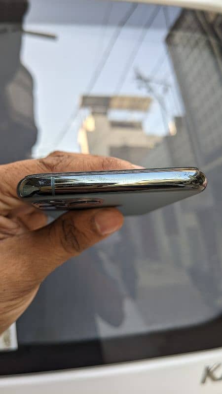 i phone 11 pro Factory Unlocked 2