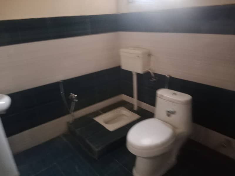 Used 10 Marla House For Sale in Wapda Town phase 1 2