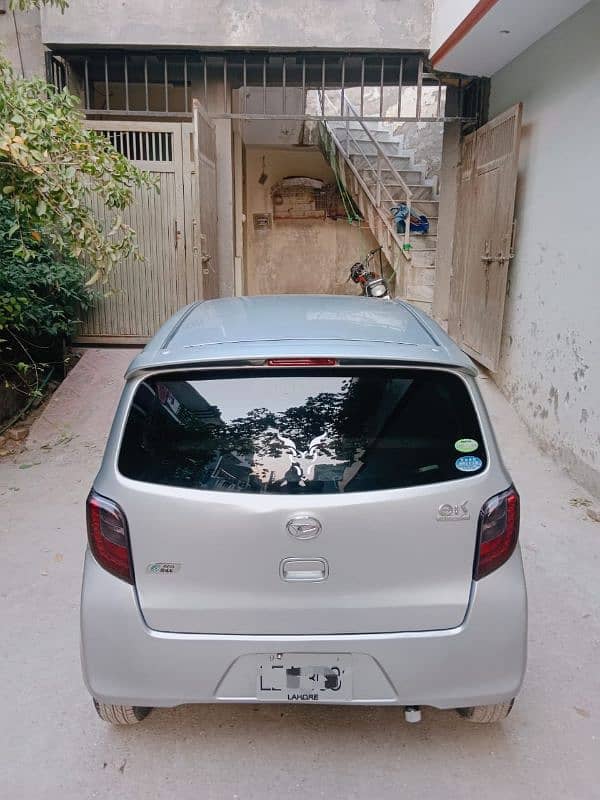 Daihatsu Mira 5