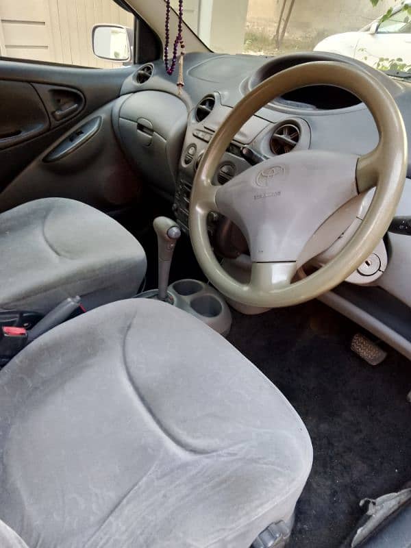 Toyota Vitz 2000 6