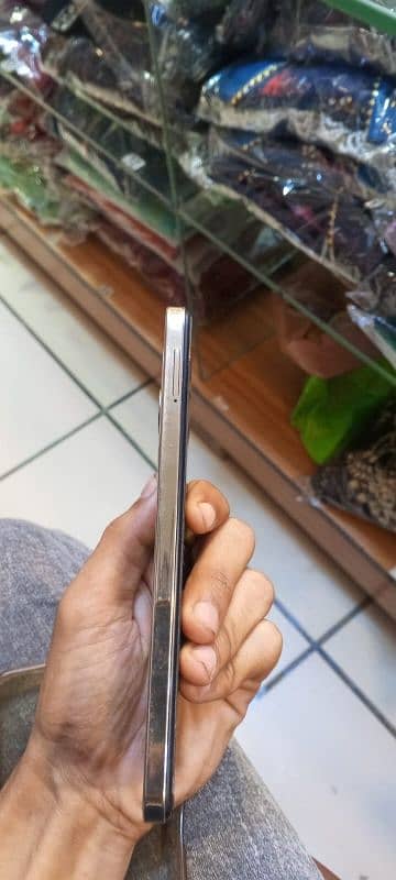 Infinix Hot 40i 4