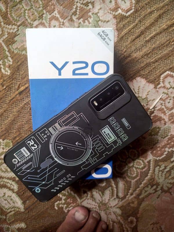 Vivo y20 4/64 box available urgent sale 2