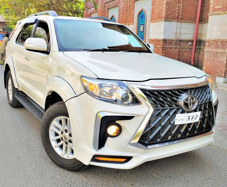 Toyota Fortuner V 2014 Full Option Gift For Momans Bhai Mint Condition 2