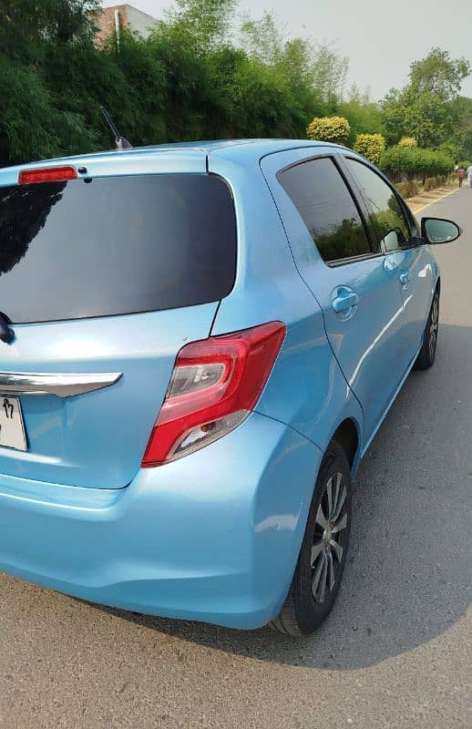 Toyota Vitz 2014/17 Better than Cultus,swift,Alto etc. 16