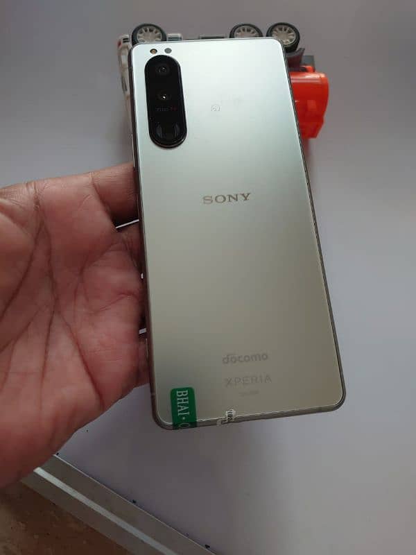 Sony Experia 5 Mark 3 (Titanium) 1