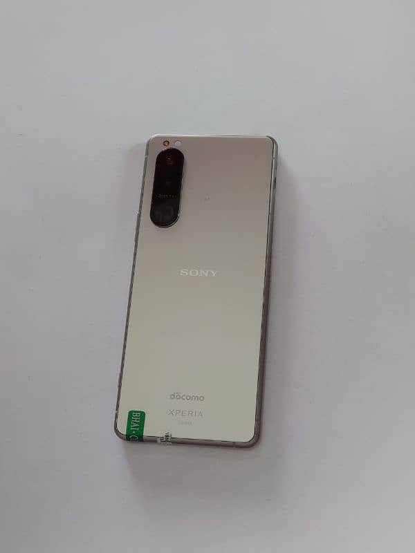 Sony Experia 5 Mark 3 (Titanium) 0