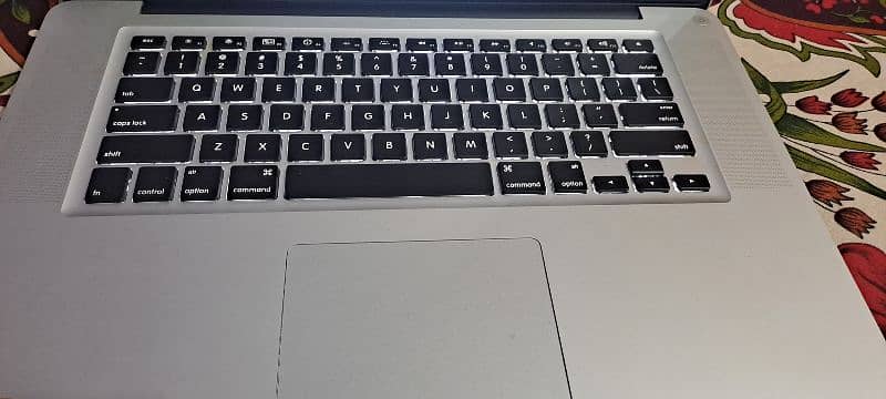 mac book lap top for sale 0