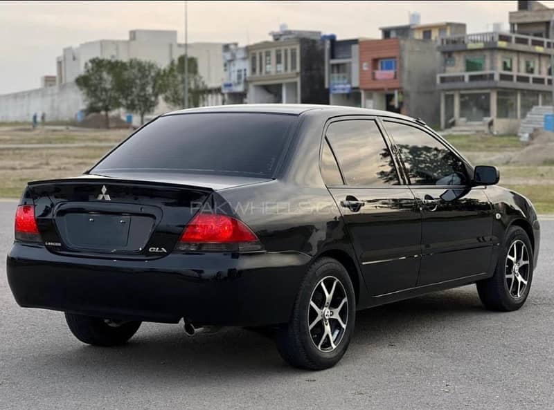 Mitsubishi Lancer 2005 4