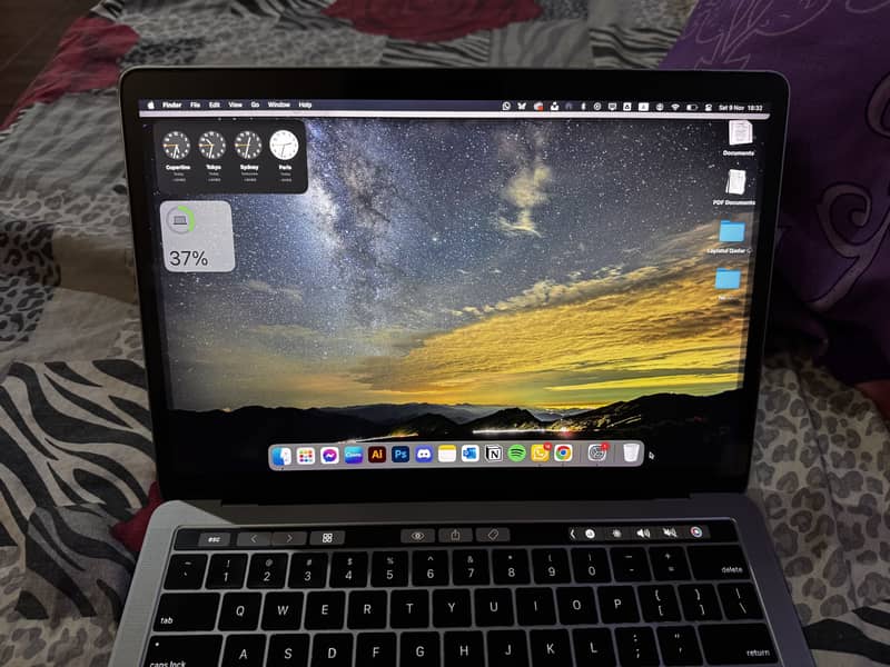 MacBook Pro 13 (2018) - i5, 256GB Storage, Touch Bar 2