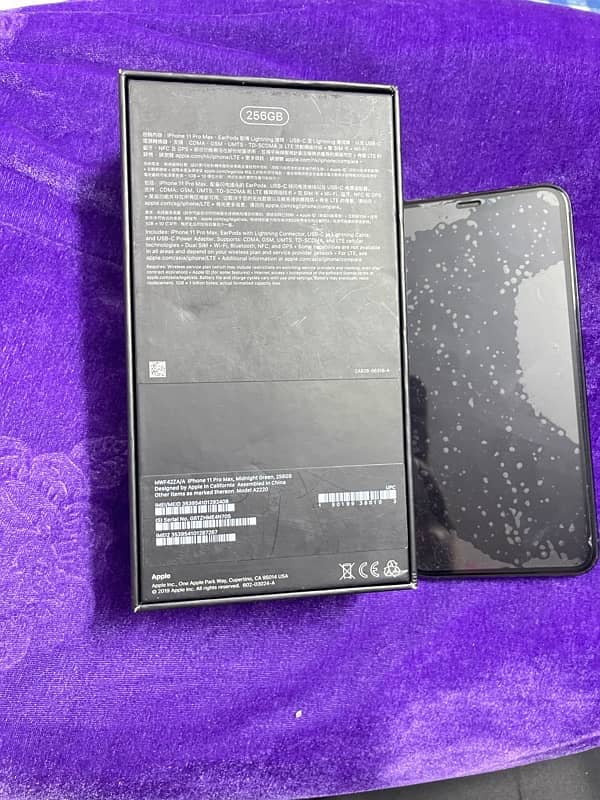 IPHONE 11 PRO MAX 256GB 4