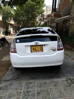 Toyota Prius (2011) good condition (urgent sale)