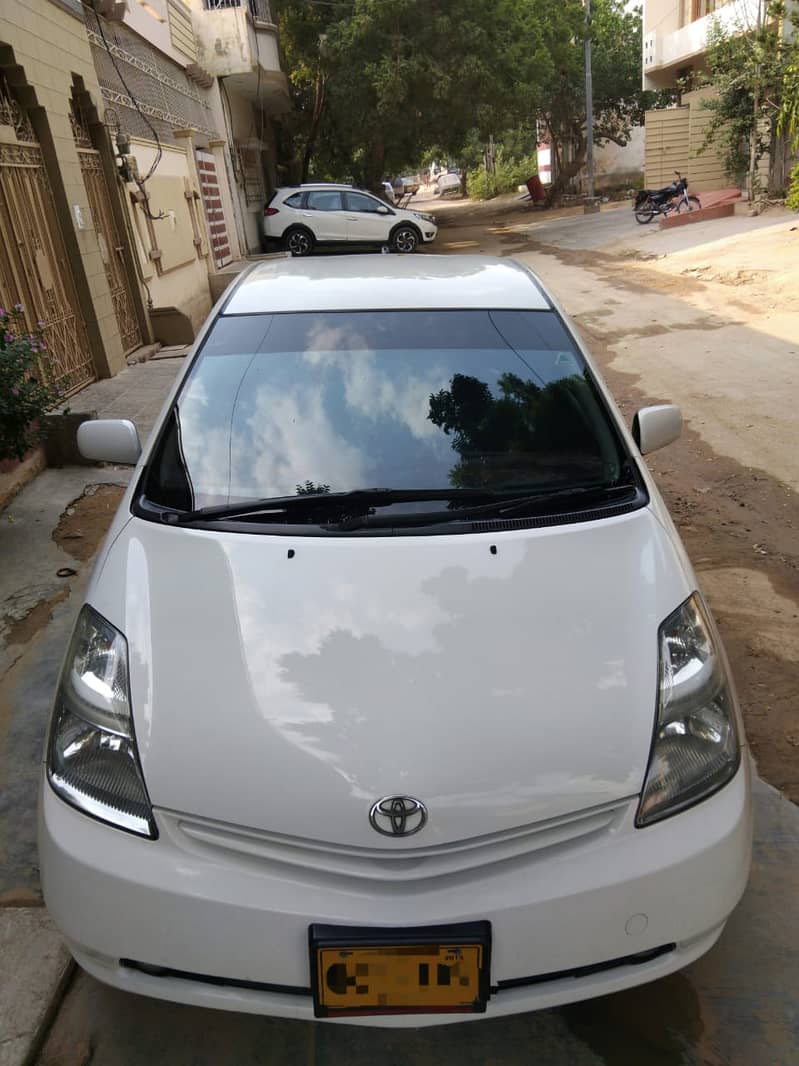 Toyota Prius (2011) good condition (urgent sale) 1